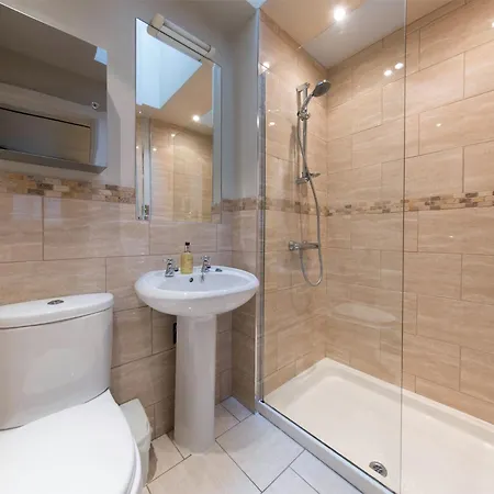 2 Bed In Hh022